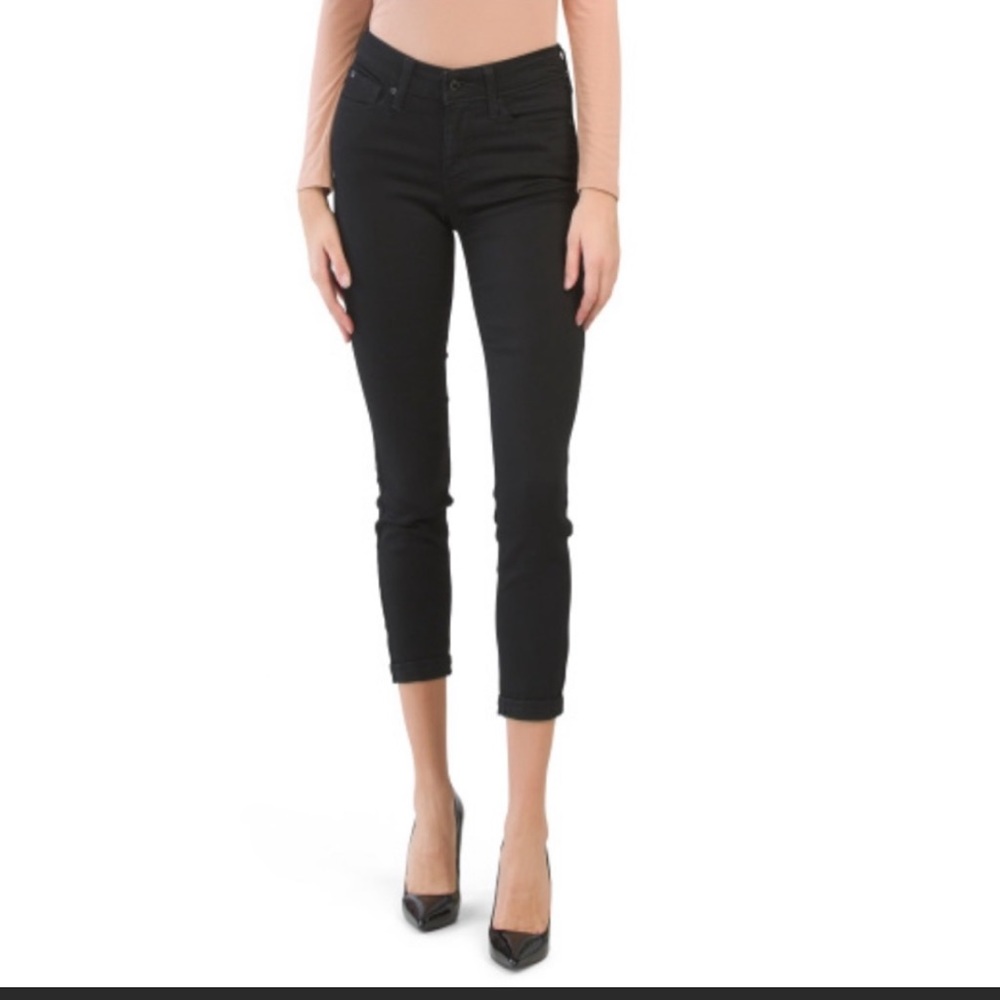 Black Levi’s mid rise skinny cuff jeans🤩Brand new
